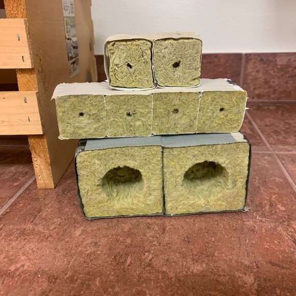 NEW - 11pc Grodan Uni-Slab Rockwool 9.5x8x4, 1.5, 3, cubes Hydroponic supplies - Picture 12 of 12